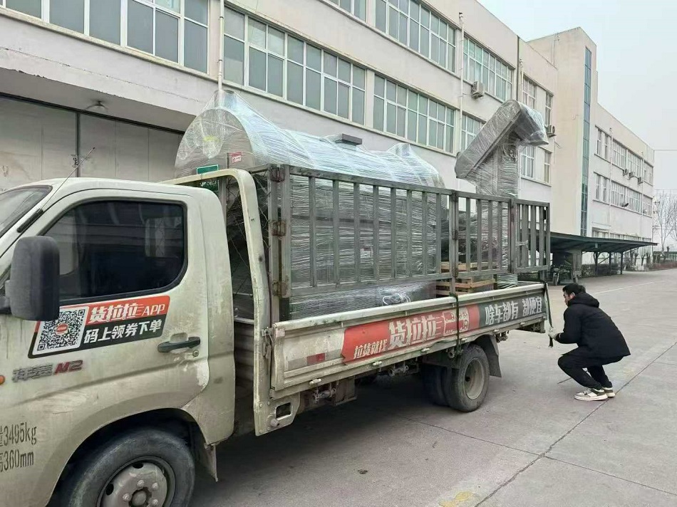 湖北客户订购的2米炒货机流水线装车发货